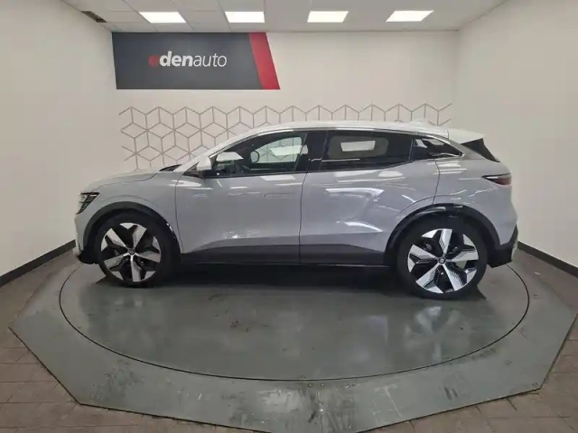 Renault Megane e-tech ev60 220 ch super charge — photo 5