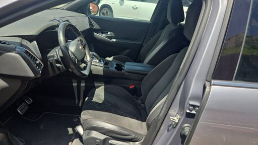 DS DS7 Crossback 1.6 THP 180 EAT8 - Performance Line – 2020 – 58876 km – Essence – Boîte Automatique — photo 25