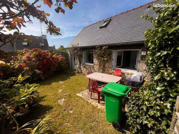 Petite maison au centre de Morgat