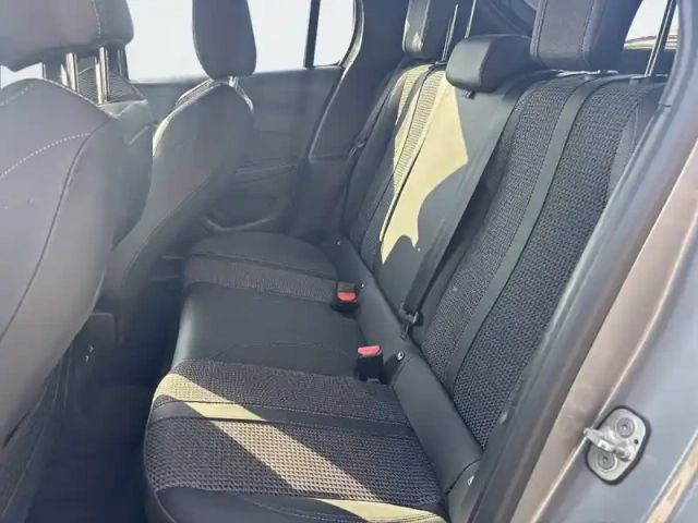 Peugeot 208 puretech 100 s&amp;s bvm6 — photo 12