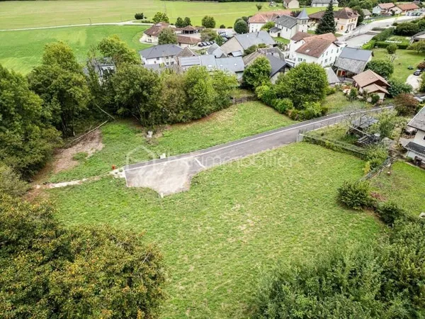 Terrain constructible 748 m²