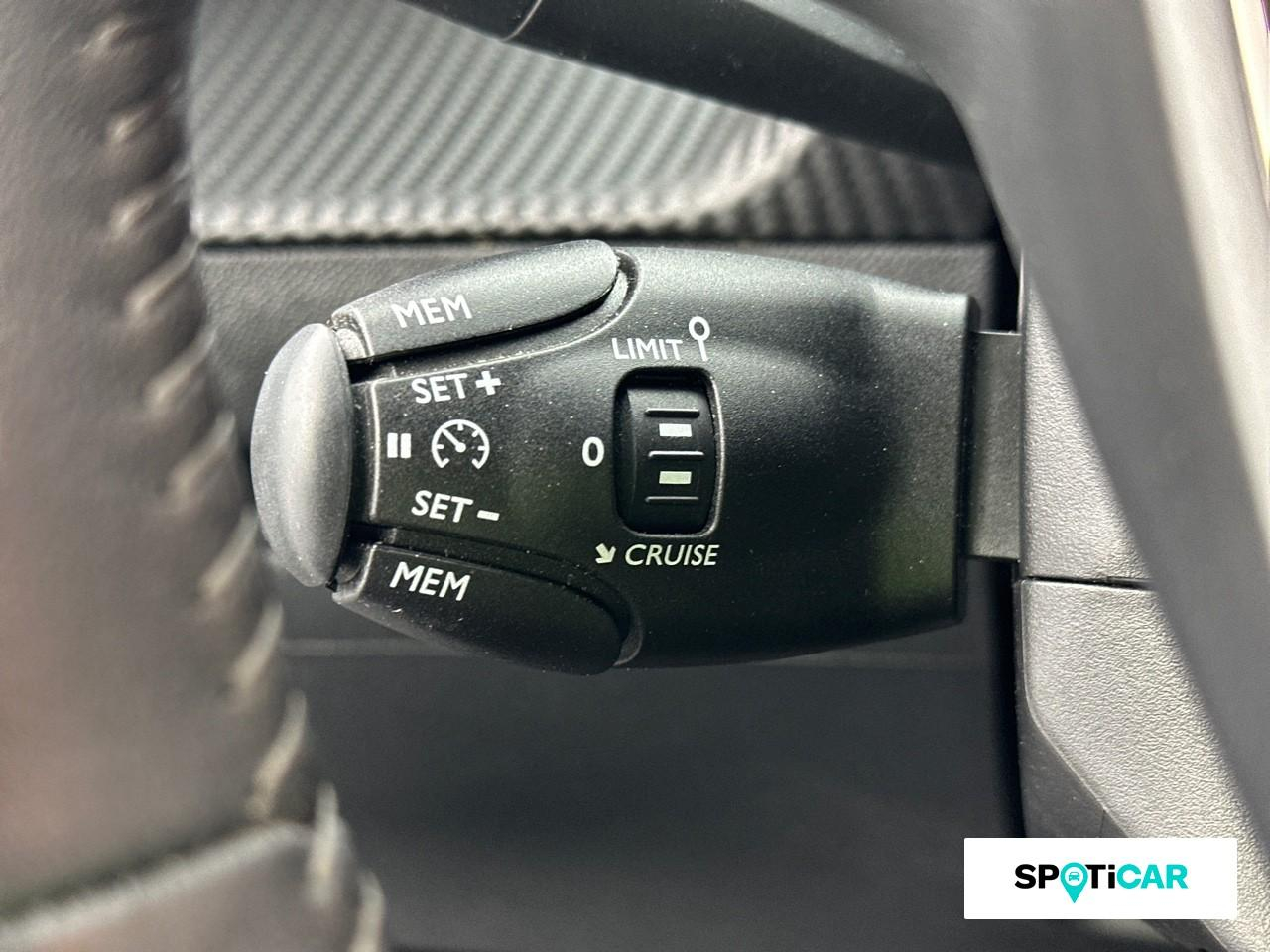 Peugeot 2008 1.2 puretech 100ch s&s active pack — photo 18