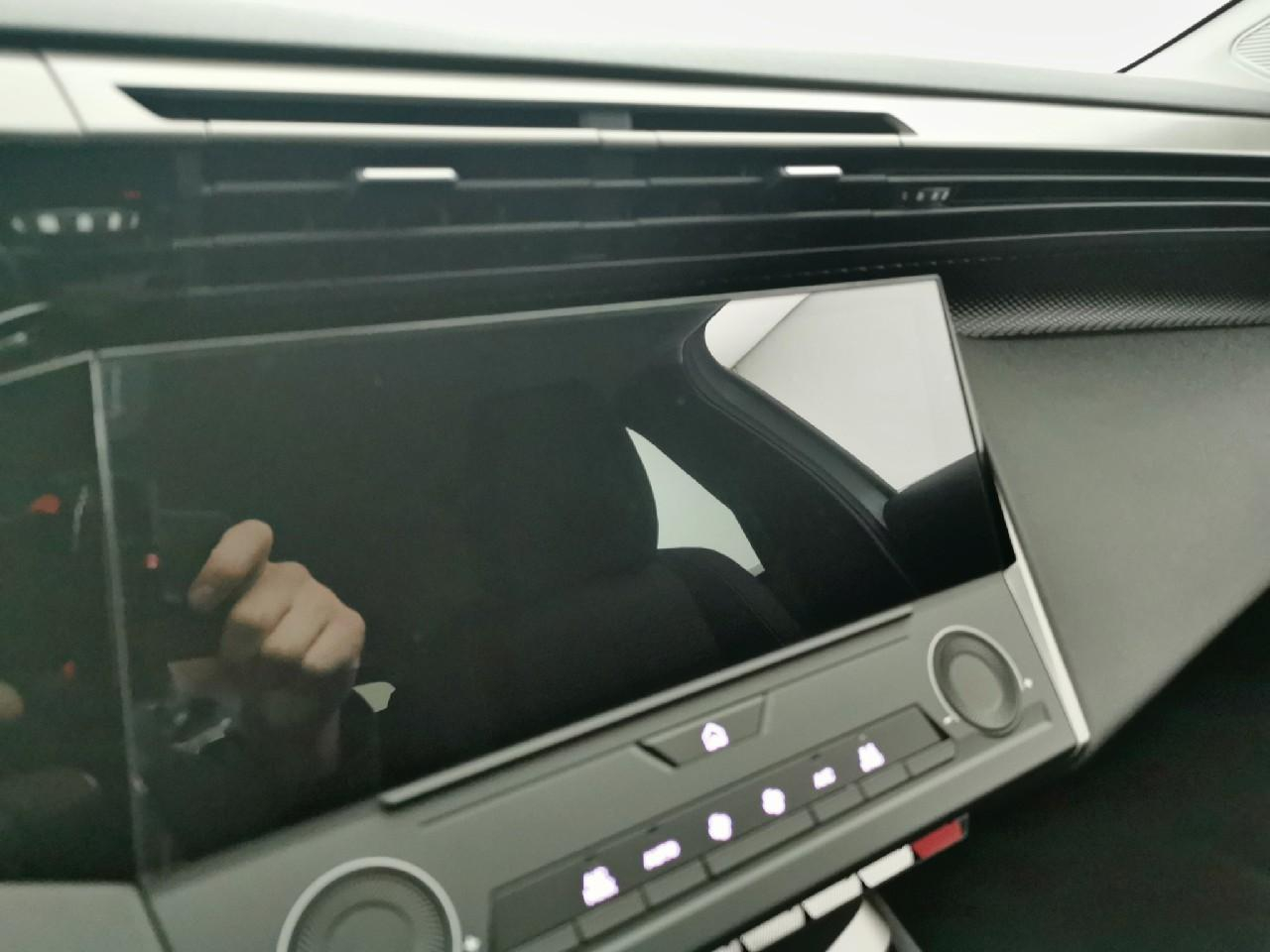 Peugeot 308 sw hybrid 145 e-dcs6 style — photo 11