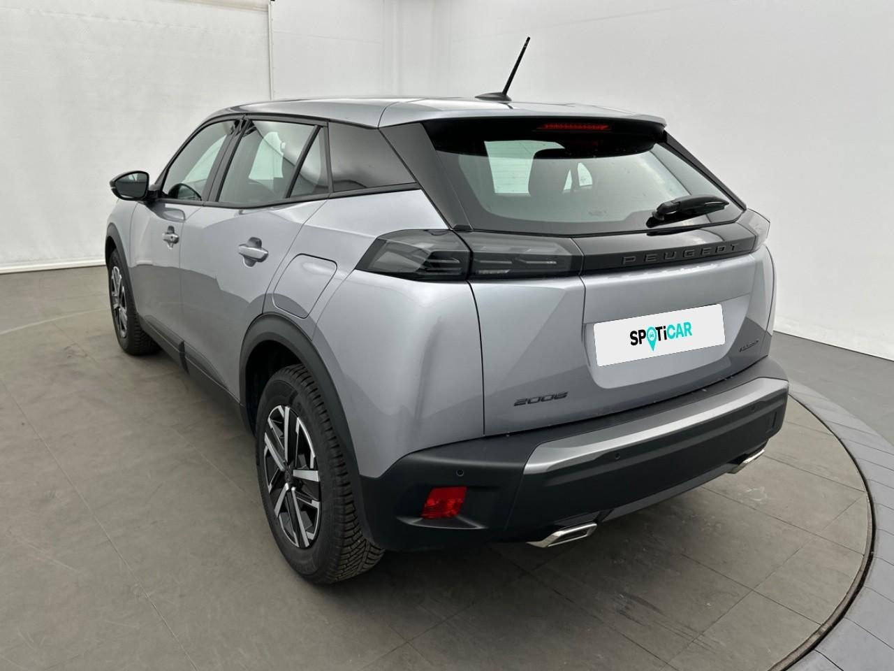Peugeot 2008 hybrid 145 e-dcs6 style — photo 6