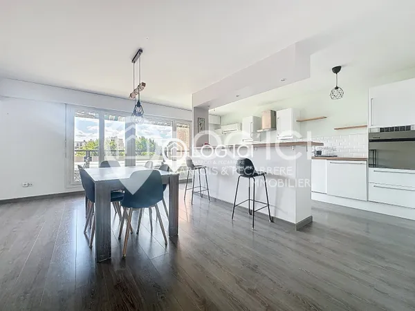 À louer ? Superbe appartement meublé avec garage et balcon ?