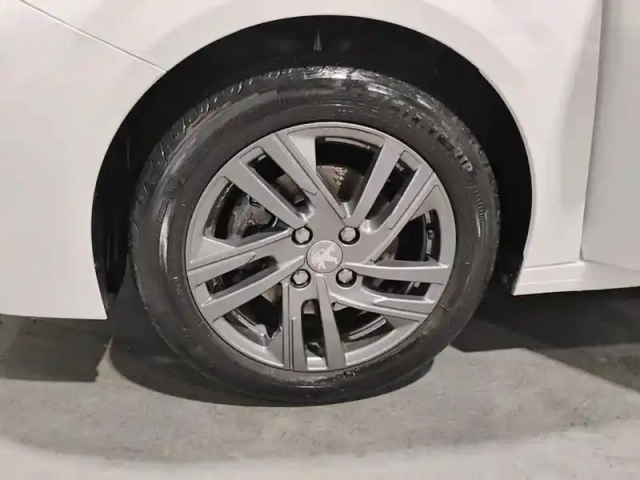 Peugeot 208 bluehdi 100 s&amp;s bvm6 style — photo 15