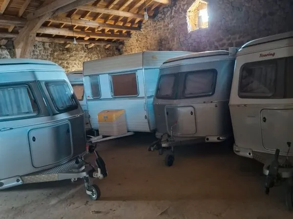 Location garage a caravane
