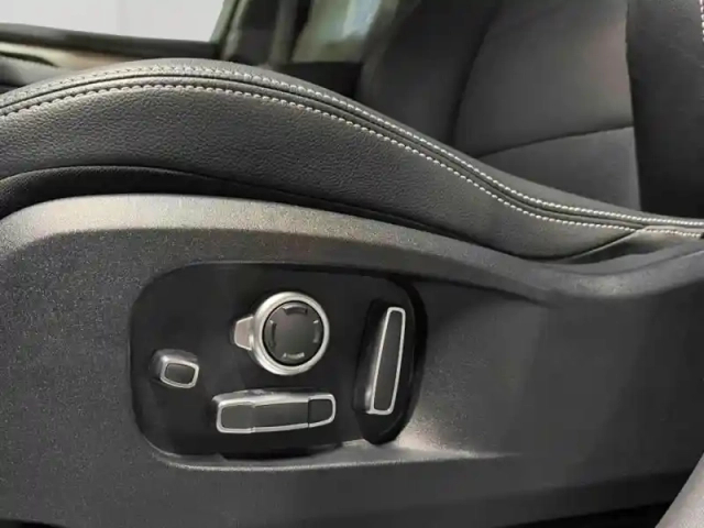 Jaguar F-Pace p400e plug-in-hybrid r-dynamic se bva8 awd — photo 15