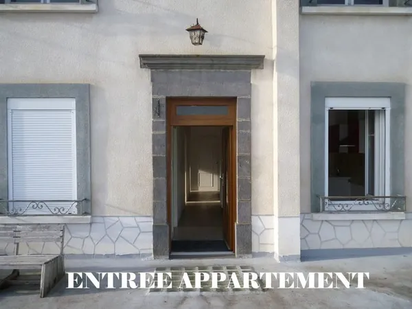 Local commercial avec appartement T4 et terrasse