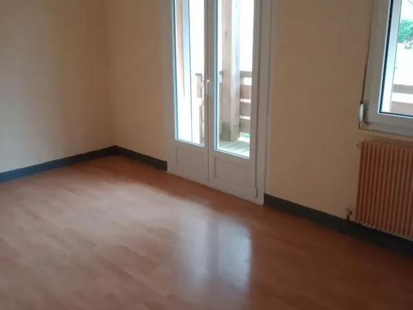 A louer F4 rdc grd balcon Corcieux