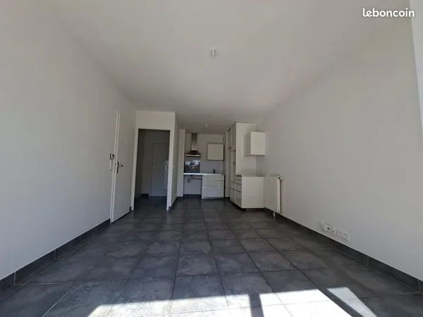 A vendre 2 pièces de 41 m2 avec balcon et parking - 200 mètres de la gare d'Ermont-Eaubonne