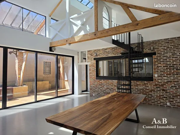Maison 10 pièces 255 m²