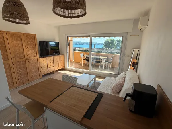 Studio meublé Vue Mer - Terrasse couverte 10 m² plein sud - Clim - 500 m plage - Bandol