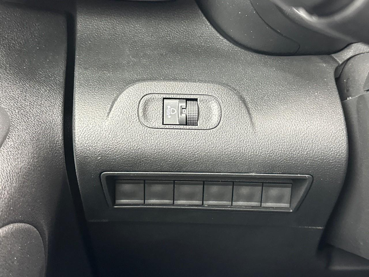 Citroën Berlingo van m 650 bluehdi 100 s&s bvm6 driver — photo 16