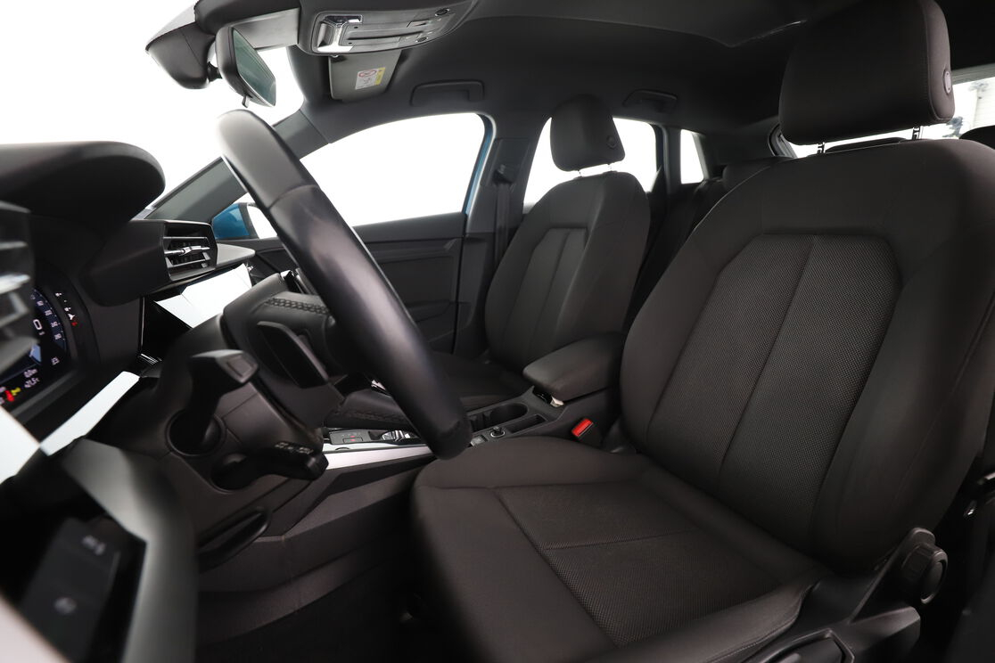Audi A3 Sportback 30 TDI S Tronic 7 — photo 9