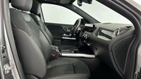 Mercedes Gla 250 e 218ch AMG Line 8G-DCT — photo 15