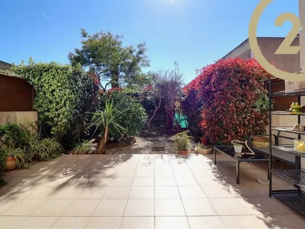 - FREJUS - Base nature - Appartement 4 pièces avec jardin et garage