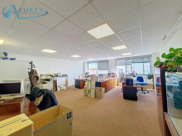 Bureau 60 m²