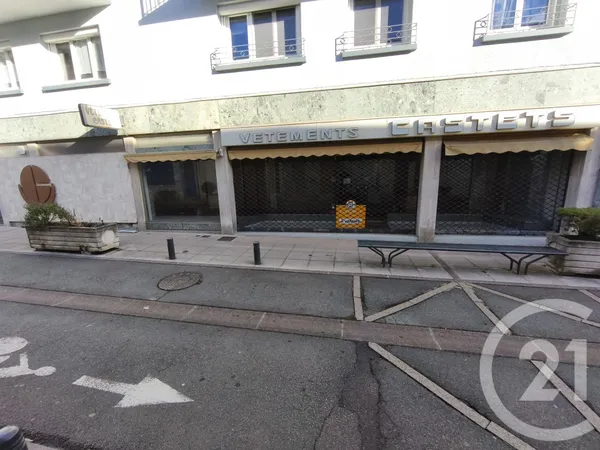 Local 2 pièces 245 m²