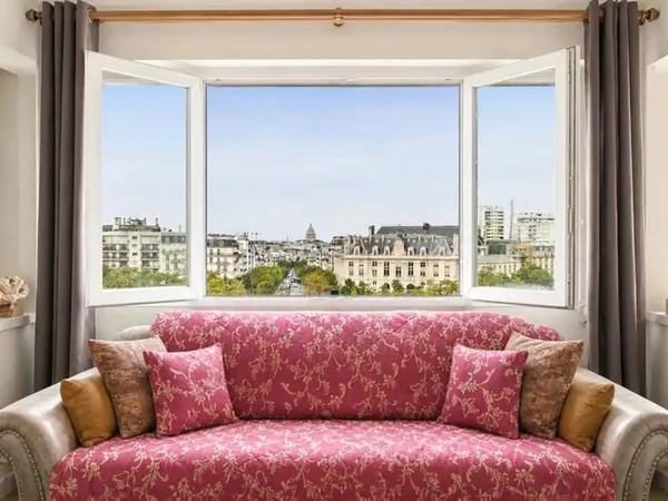 Paris 13e  Place d'Italie - 5 pièces de 99 m² - vue panoramique