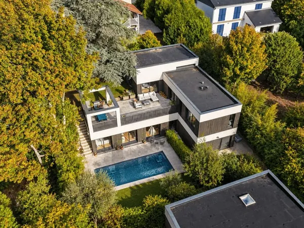 Villa 6 pièces 236 m²