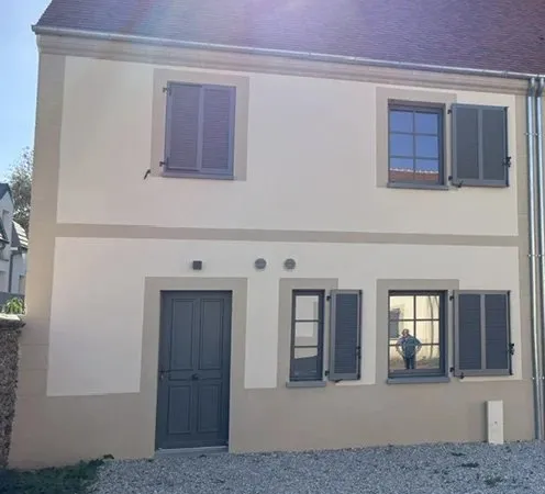 FONTENAY-TRÉSIGNY - MAISON NEUVE AVEC JARDIN AU CŒUR DU CENTRE-VILLE