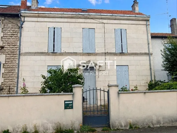 Maison 3 chambres, 1 cave, 1 garage et 1 jardinet