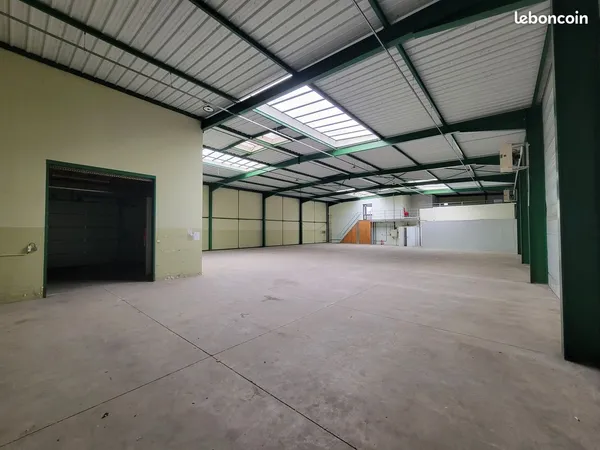 Local 880 m² Audincourt