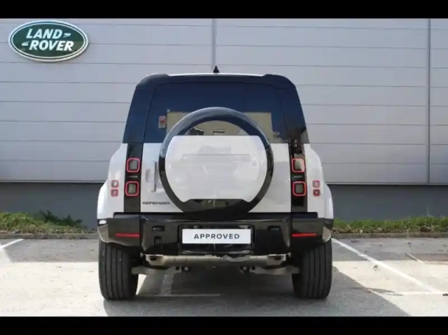 Land Rover Defender 110 2.0 p300e phev x-dynamic hse — photo 4