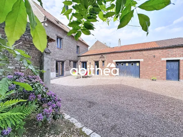 Maison - 166 m2 - 7 pièces