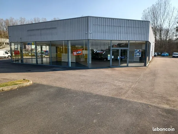Vends bâtiment commercial 960 M²