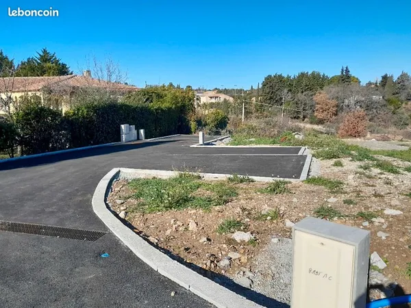 Terrain 655 m² Greasque