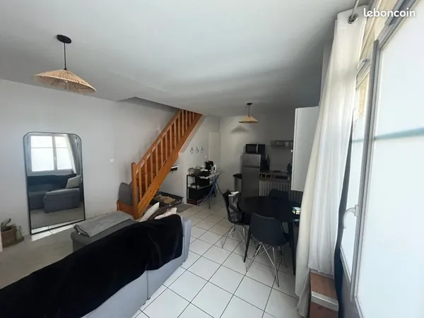 T2 duplex rue buffon non meublé disponible rapidement