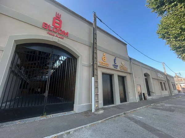 Local commercial 2806 m²