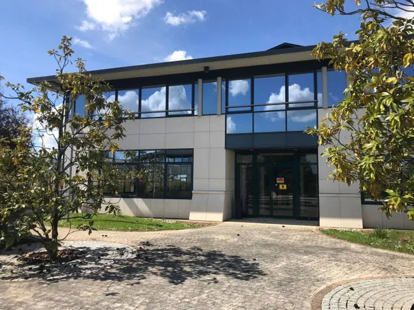 Local d'activité 1340 m²