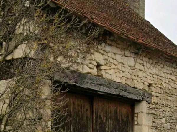 Maison T3, jardinet, grange, dependance.