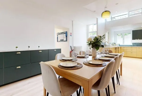 Maison 7 pièces 230 m²
