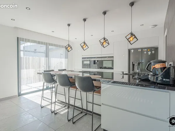 Maison 7 pièces 176 m²