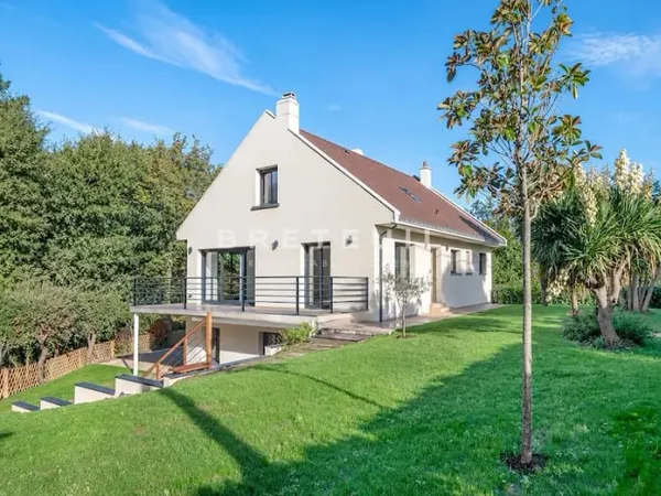 Maison 6 pièces 233 m²