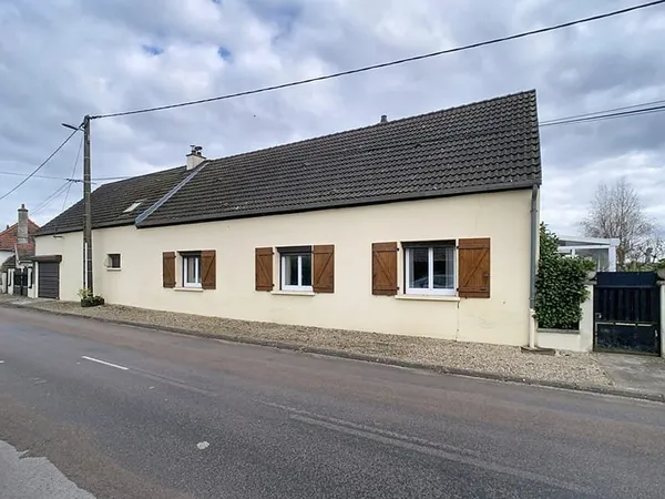 PAGNY LA VILLE : Maison + dépendance + grand terrain
