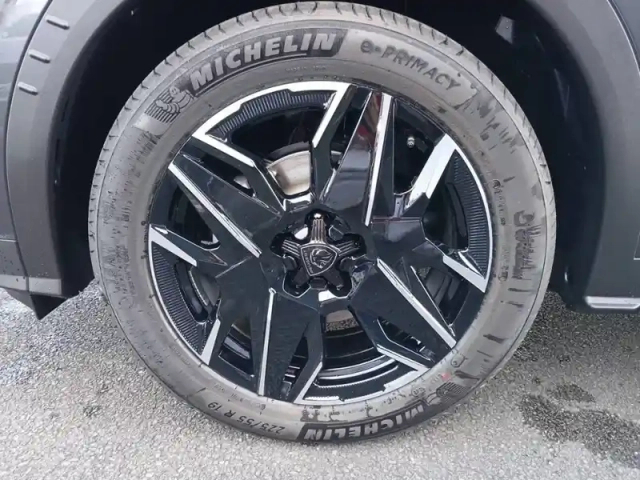 Peugeot 3008 hybrid 145 e-dcs6 — photo 13