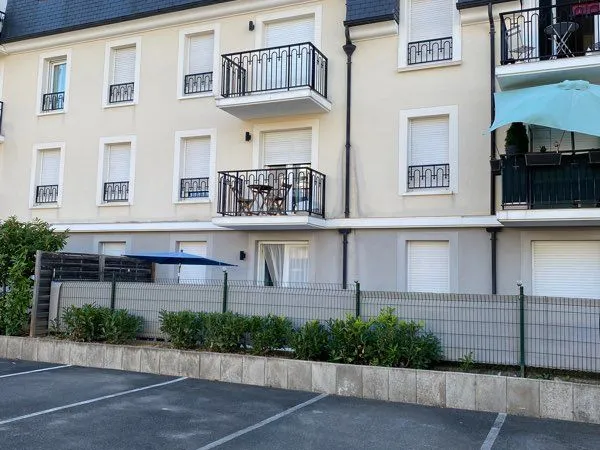 Place de parking résidence sécurisée 150m gare Pontault-Combault