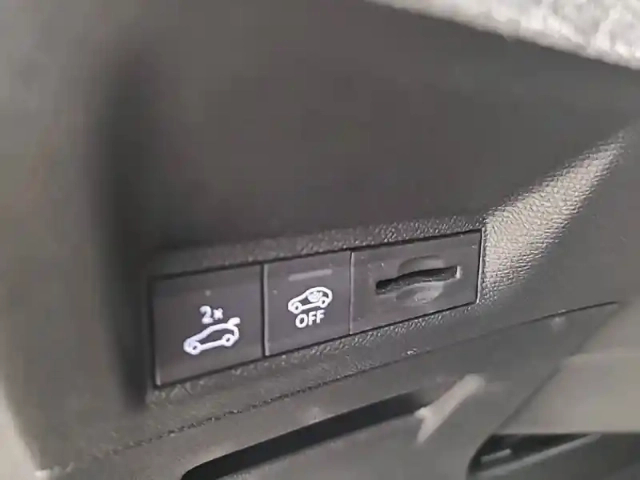Peugeot 5008 electrique 210 ch 73 kwh — photo 23
