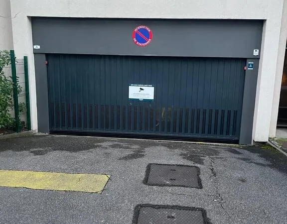 Garage/Parking