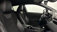 Toyota C-Hr 184h Collection 2WD E-CVT MY22 — photo 15