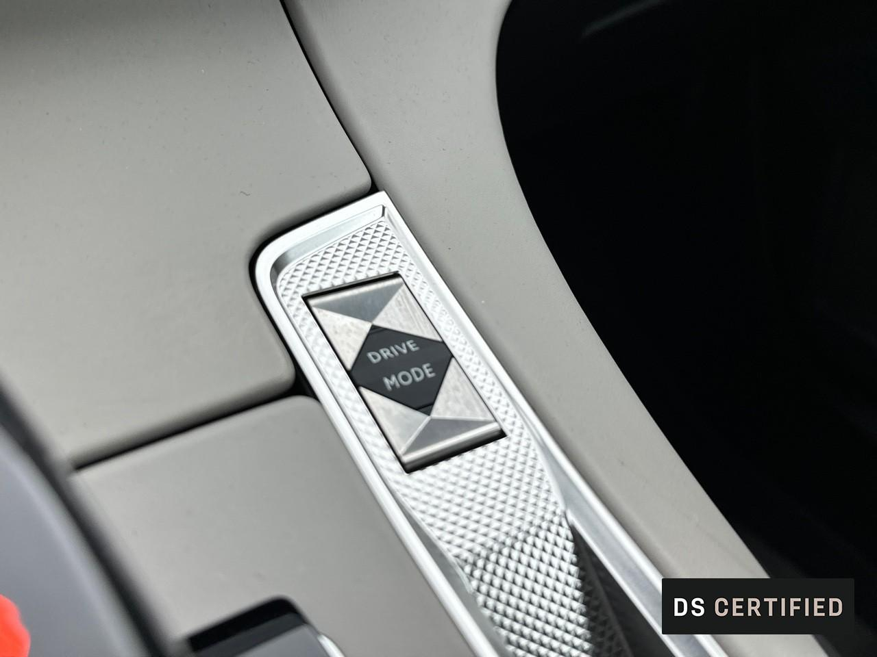 Ds Ds 7 crossback hybride rechargeable e-tense 300 eat8 4x4 opera — photo 33