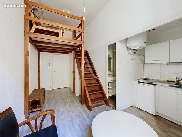 Studio 1 pièce 14 m²