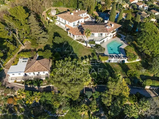 Villa 15 pièces 830 m²