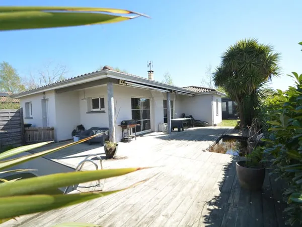 MAISON À VENDRE 4 PIÈCES PRINCIPALES + PISCINE - LE PORGE