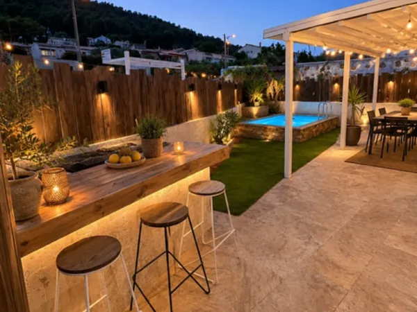 La Moutonne grand t2 moderne avec jardin,piscine et jacuzzi